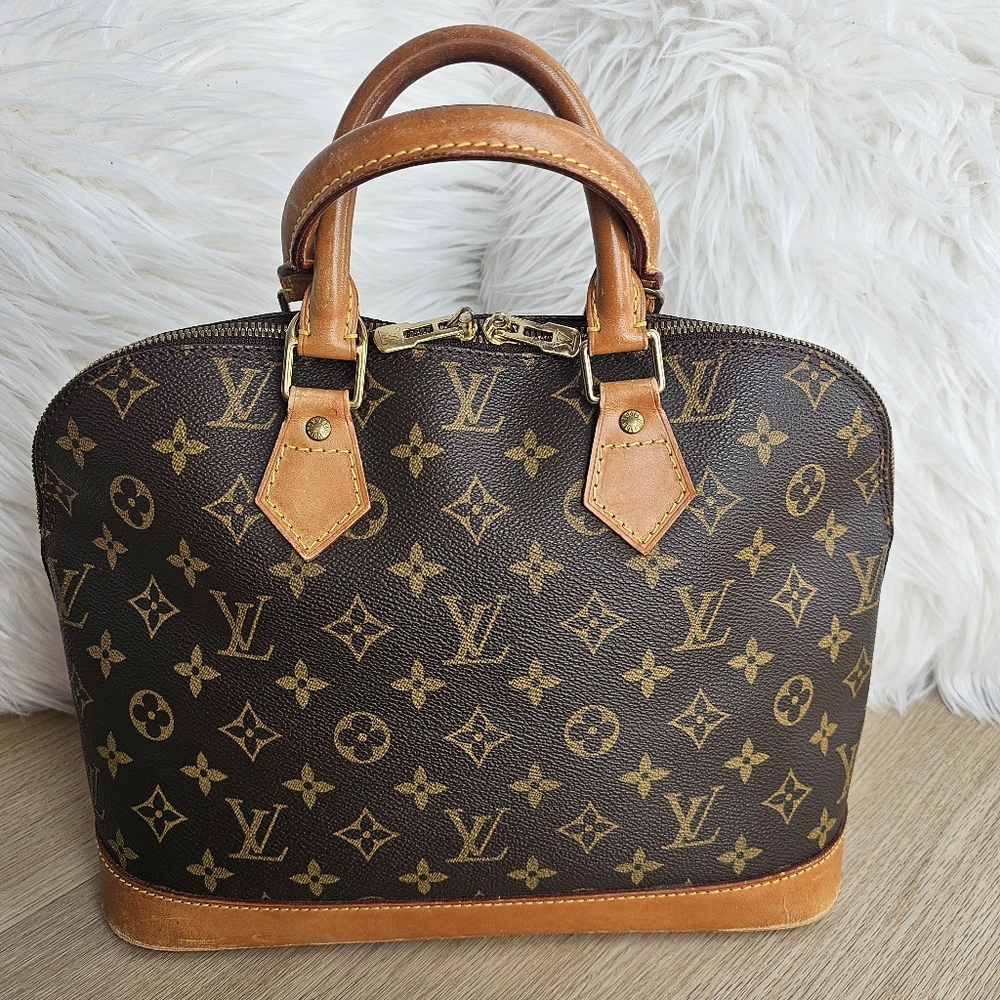 SOLD 🔥🔥Authentic Louis Vuitton Alma PM